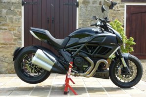 abba Superbike Stand on Ducati Diavel