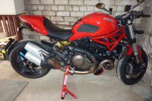 abba paddock stand on Ducati Monster 1200