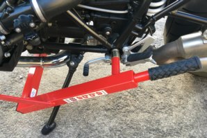 abba Paddock stand on R nineT (R9T)